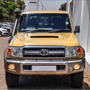 Voiture d'occasion de qualité et abordable, Toyota Land Cruiser 76 4.5 D V8 Station Wagon 2018, conduite à droite - Product Image 1