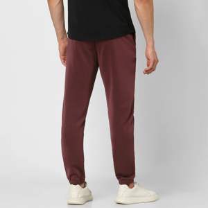 Pantalones de buceo de alto rendimiento para hombre: Construcción de neopreno para una calidez y flexibilidad superiores - Product Image 3