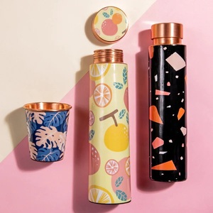 Fabricant de bouteilles d'eau en cuivre pur et fait à la main Bouteilles de stockage d'eau de voyage avec couvercle Bouteille en cuivre imprimée en émail - Product Image 3