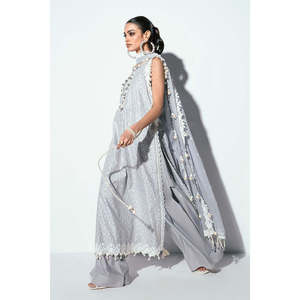 Conjunto de traje de 3 piezas sin coser de tela Schiffli color gris para mujer - Product Image 2