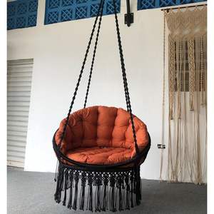 Magnifique balançoire suspendue en macramé pour jardin, salon extérieur, hamac en macramé tressé, mobilier de patio - Product Image 1