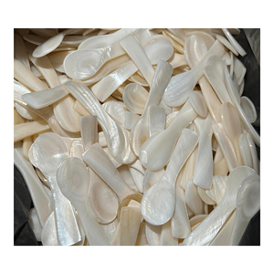Cucharas hechas a mano de nácar Hecho de nácar blanco mezclado con nácar Rosa natural - Product Image 1