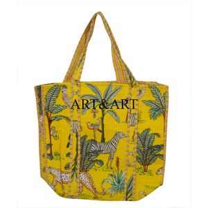 Sac fourre-tout en coton matelassé à imprimé en blocs, sac à main pour femme, imprimé jungle, sac à main de voyage fait à la main, grand sac à main floral pour week-end, demoiselle d'honneur - Product Image 1