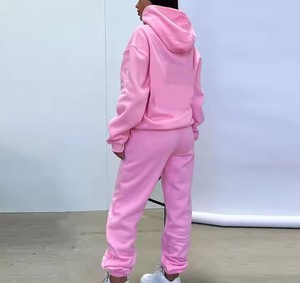 Chándal de calle personalizado OEM para mujer, conjunto de ropa deportiva de 2 piezas para mujer, pantalones de chándal de algodón de gran tamaño y chándal con capucha - Product Image 2