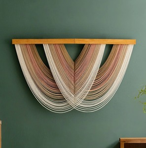 Art mural en macramé aux tons pastel avec accent en bois pour un style d'intérieur haut de gamme, décoration de salon, chambre à coucher et couloir en provenance d'Inde - Product Image 2