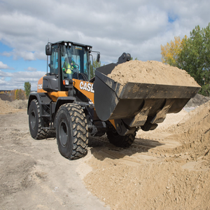 Cargador DE RUEDAS 4x4 de servicio pesado con motor de engranajes PLC y bomba hidráulica ahora disponible para entrega rápida y ofrecido al por mayor - Product Image 1