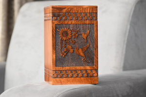 Urne en palissandre faite à la main sculptée tournesol et colibri mémorial souvenir urnes de crémation pour cendres adultes - Product Image 5