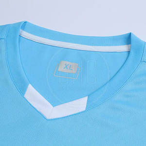 ชุดเครื่องแบบฟุตบอลสำหรับผู้ใหญ่กางเกงขาสั้นแห้งเร็ววัสดุพิมพ์โลโก้2025ราคาโรงงานตามสั่ง - Product Image 3