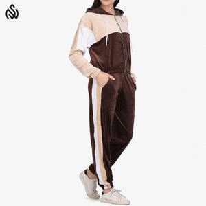 Chándal de invierno para mujer de calidad superior Transpirable de dos piezas con cuello con capucha Mangas largas y diseño de patrón sólido - Product Image 2