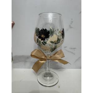 Superbe Verre à Vin Artisanal Écologique BRUSHSTROKE BLISS avec Nœud en Ruban – Style Classique pour un Service de Vin Artistique et Élégant - Product Image 3