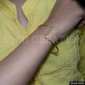 Brazalete abierto chapado en oro, último diseño de moda, joyería de estilo indio, brazalete de moda de estilo clásico para mujer hecho a mano - Product Image 2