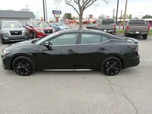 Nissan Maxima 2023 impecablemente limpio - Product Image 3