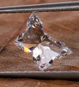 เพชรมอยส์ซอไนต์รูปผีเสื้อแบบโบราณสำหรับเป็นของขวัญวันครบรอบจี้เพชร - Product Image 3