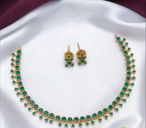 Ensemble de collier de créateur à la mode de meilleure qualité avec des pierres de finition mate avec des boucles d'oreilles pour une occasion spéciale pour les femmes - Product Image 4