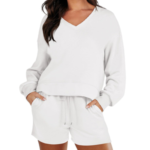 Sudadera de Invierno Informal para Mujer, de Dos Piezas, con Logotipo Personalizado, Fabricada en Fábrica, de Poliéster/Algodón, Felpa, Transpirable, con Cordones y Cinturón en la Cintura - Product Image 1