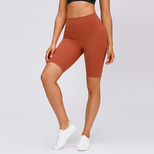 Los mejores pantalones cortos de gimnasia de compresión de estilo Vintage de cintura alta para mujer, pantalones cortos calientes teñidos lisos transpirables de alta compresión con logotipo personalizado - Product Image 2