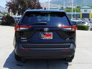 (TB) Meilleures ventes 2025 RAV4 HYBRID LE 4DR SUV AWD (2.5L 4CYL HYBRIDE ESSENCE/ÉLECTRIQUE CVT) - SUV d'occasion - Product Image 2