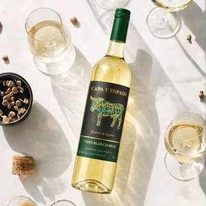Capa y Espada - Vino Blanco Seco Airen Macabeo 11% ABV Vino Blanco Español Fresco 750ml - Product Image 3