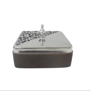 Casserole ronde en acier inoxydable et en bois avec couvercle en acier inoxydable de haute qualité pour servir une marmite dorée - Product Image 4