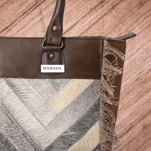 Western Calm Wave Tote Bag Weekender Bolsos de mano para mujer Bolso de cuero de vaca con lona reciclada con asas de cuero - Product Image 5