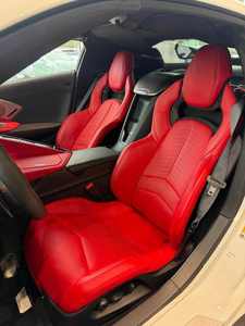 Corvette Stingray 2LT Z51 USADO 2025 con Asientos de Cuero, Techo Solar y Motor Turbo - Product Image 5