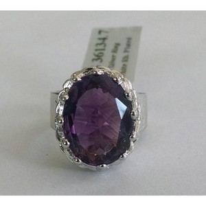 แหวนเงินแท้ 925 ประดับพลอยอเมทิสต์ทรงสวยหรูจาก Shah Gems สำหรับผู้ชายและผู้หญิง ดีไซน์ขอบเพชร ชุบโรเดียม ลายตาเก๋ไก๋ ของขวัญสุดเพอร์เฟกต์ - Product Image 1