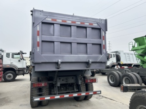 MEJOR OFERTA NUEVO Camión Volquete de Servicio Pesado SINOTRUK HOWO N X 6X4 con 371 Caballos de Fuerza y 20 CBM - Product Image 4