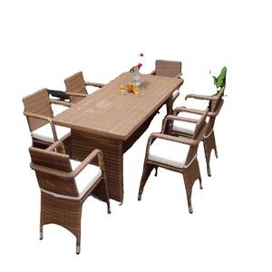 Juego de Comedor Moderno de Ratán con Estructura de Aluminio y Cubierta de Vidrio para Uso en Hoteles, 7 Piezas, Incluye Mesa, Sillas, Sofá y 6 Cojines - Product Image 1