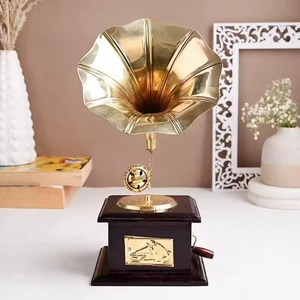 Gramophone rétro en alliage d'aluminium poli brillant, design antique, article de décoration d'intérieur de haute qualité, cadeau haut de gamme - Product Image 2