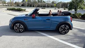Mini Cooper Convertible 2022, motor turbo de 4 cilindros y 2.0L con 228 hp/235 lb-ft de torque - Product Image 3