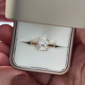 Anillo de compromiso de diamante de moissanita de corte ovalado de 6x8mm | Anillo de plata chapado en oro solitario clásico de 18 quilates | Boda nupcial minimalista - Product Image 4