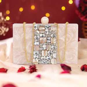 Bolso de Mano y Cartera de Resina de Alta Calidad y Diseño Único para Bodas y Aniversarios de Fáiza Craft - Product Image 2