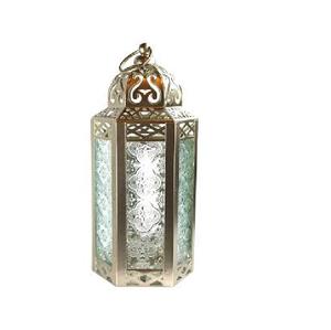 Linternas decorativas de boda en metal revestido blanco con asa y paneles de vidrio para velas disponibles al mejor precio - Product Image 2