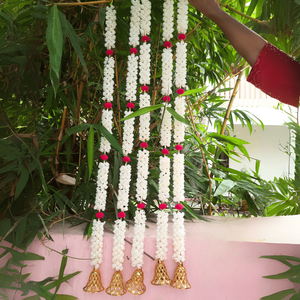 Nueva llegada 2025 diseñador hecho a mano pompón artificial campana guirnaldas para festivales de boda decoración templo Mandap Decoración - Product Image 2