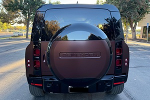 2025 Land R0 VER Difendar 110 P-400 Sedonal Edition Tyre Automatic Electric Configured low mileage ready to ship R18 - Product Image 4