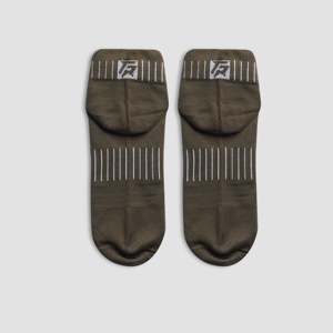 Chaussettes courtes sportives ShieldFlex (Olive) – Montantes, respirantes, confortables, logo personnalisable, antibactériennes, sans impression, pour l'automne - Product Image 3