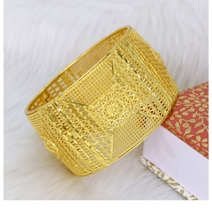 Pulsera clásica de alta calidad, pulsera chapada en oro a la moda para mujer, joyería chapada en oro al por mayor, pulsera ancha y gruesa - Product Image 5