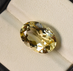 5.96 CT Natural light pale <b>Citrine</b> Loose Stone Oval Shape Faceted <b>Citrine</b> Gemstone 14X10X7 mm - Product Image 4