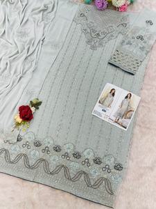 Traje pakistaní de diseñador en Heavy Fox Georgette con un elegante trabajo de secuencia de bordado y detalles Khatli perfectos para bodas - Product Image 4