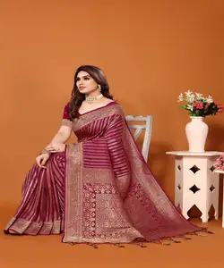 Fabuleux Party Wear Crape/Crêpe Saree avec des détails de perles et un design imprimé pour des occasions spéciales. dupattas - Product Image 1