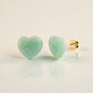 Élégantes boucles d'oreilles clous en forme de cœur pour femme, avec pierre d'amazonite verte facettée, plaqué or, bijoux de mode en moissanite, cadeau pour elle - Product Image 1