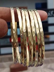 Brazalete de Hoja Bohemia Hecho a Mano en Oro para Mujer, Brazalete de Latón de 15 mm Personalizable para Bodas o Aniversarios - Product Image 3