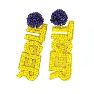 Pendientes de tigre púrpura y amarillo con bordado de cuentas artesanales de moda, joyería elegante y Premium de Hiba Enterprises - Product Image 1
