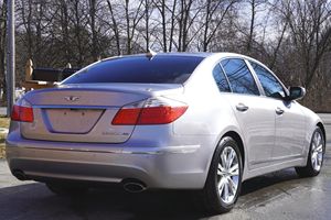 HYUNDAI GENESIS 4.6 SEDÁN 2010 USADO, VOLANTE A LA IZQUIERDA/DERECHA - Product Image 5