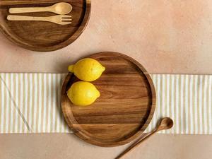 Bandeja de Almacenamiento Redonda de Madera Premium, Organizador Hecho a Mano para el Hogar y la Cocina - Product Image 3