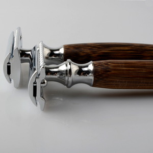 Brocha de afeitar de acero inoxidable respetuosa con el medio ambiente y soporte para afeitadora con logotipo personalizado, ligera y duradera - Product Image 6