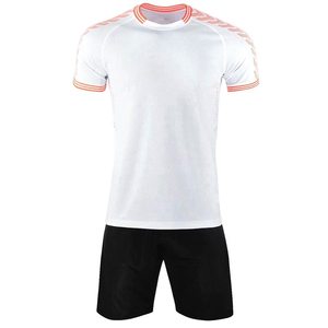 Maillots de football personnalisés de haute qualité en polyester 100% avec sublimation, respirants, à séchage rapide, manches courtes, avec poches - Product Image 4