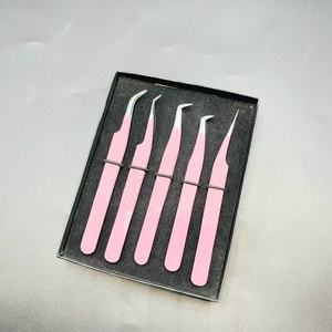 Pinzas para pestañas de acero sostenible Rosa Punta de fibra con aislamiento de sujeción fuerte Accesorios para extensiones de pestañas Pinzas de Punta puntiaguda - Product Image 4
