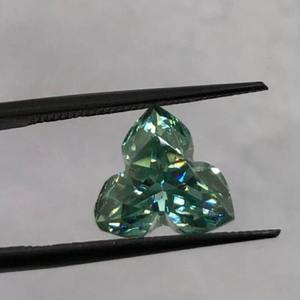 Diamante de moissanita de corte Lilly de color azul - Product Image 2