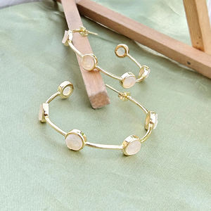 Pendientes de aro huggie de piedra lunar natural sin cortar, más vendidos, de latón macizo chapado en oro, joyería elegante, regalo para mujeres, accesorios - Product Image 5